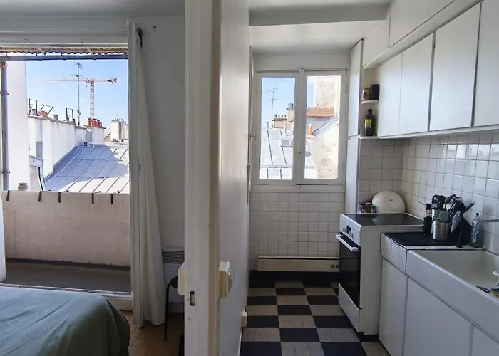 2 Pieces, Proche De Notre-dame De * Paryż