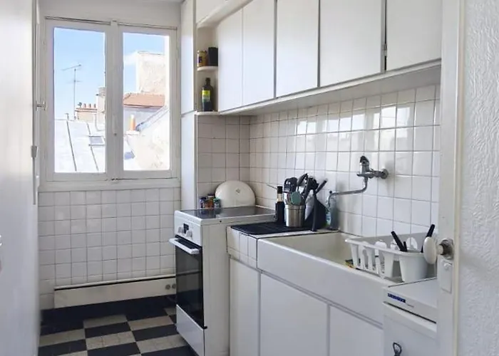 2 Pieces, Proche De Notre-dame De